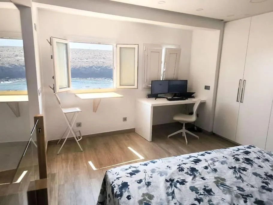 Holiday home Tufia Cave Beach Home Preciosa Casa Cueva En Frente Del Oceano Telde